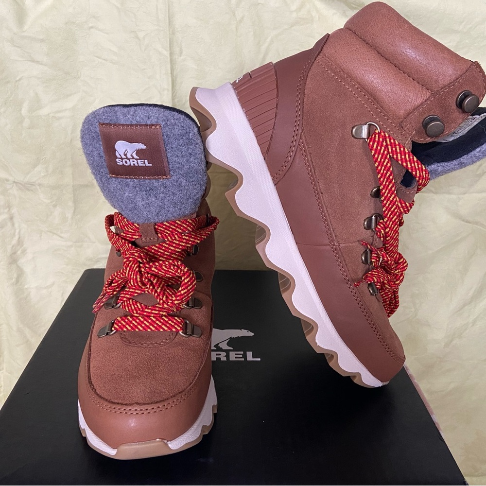 NWT Sorel women’s boots, size 7.